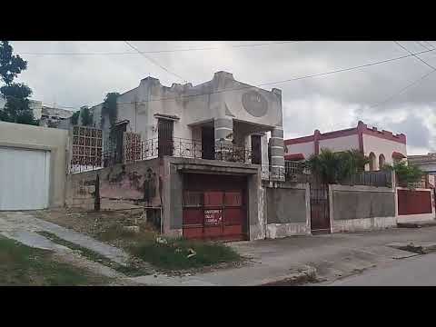 Desde Ave de Los Álamos a El parque Calixto García Holguín Cuba 
