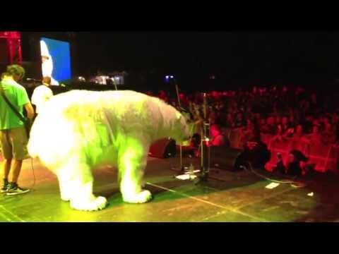 Fast Food Orchestra feat. Francesco Ottani & Polar Bear - I'm Yours @ Mighty Sounds 2013
