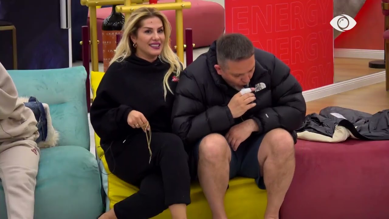 “Ta kuptosh që nuk po bëj asgjë…”/ Juli dhe Ilnisa imitojnë Bardhin dhe Sarën: Shuj…