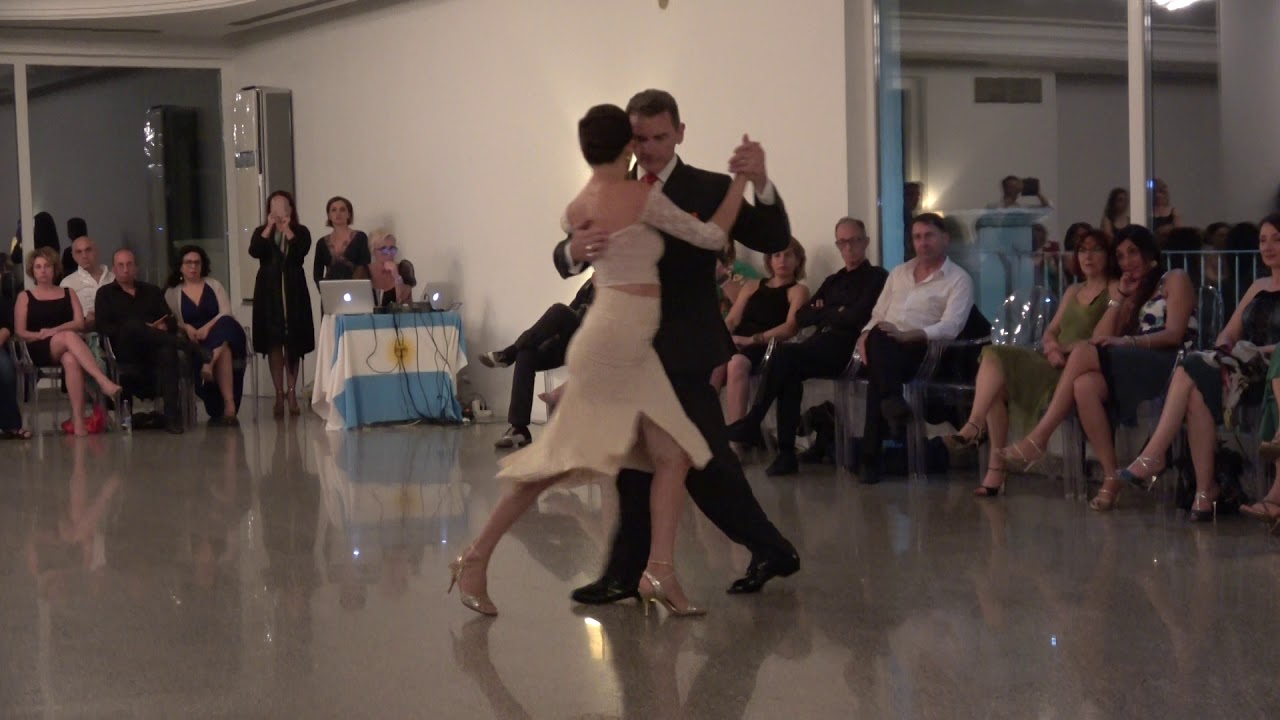 Video thumbnail for Juan Amaya e Valentina Garnier - XII Apulia Tango Festival - Bari - 01.06.2019 2.4