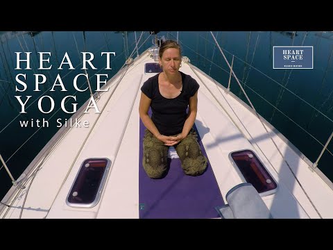 1 hour Yin Yoga class for shoulders and upper body