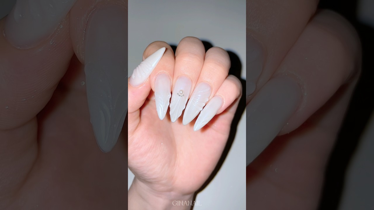 ワンカラーでもセリアのアイシングジェルで華やかなネイルアートにする🤍🪽