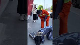 Ella Se Durmió En La Calle y Él Hizo Esto 😢