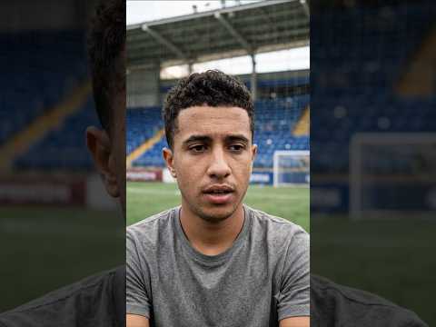 سخروا من حذائه الممزق 😂💔 لكنهم لا يعرفون من هو يعقوب! ⚽🔥#Shorts #Football #قصة_يعقوب #كرة_القدم #قصص