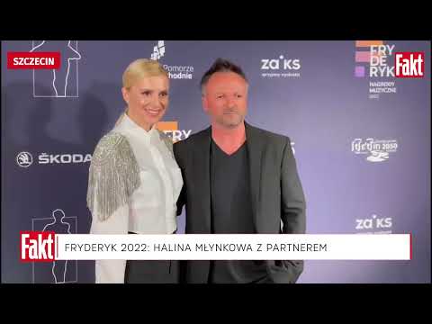 Halina Młynkowa z partnerem na rozdaniu Fryderyków. Zaraz, zaraz, co ona ma na nogach? | FAKT.PL