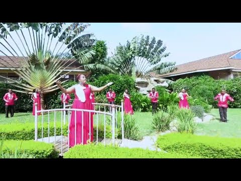 WIMBO MKUU WA PENTECOSTE. INAKUWAJE  TUNASIKIA MANENO    BY SAM MAGIMA FAMILY .  p.mwarabu