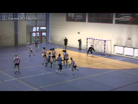 MalopolskaTV.pl: KS Cracovia - Ruch Chorzów II 30:32 (09.11.2013)