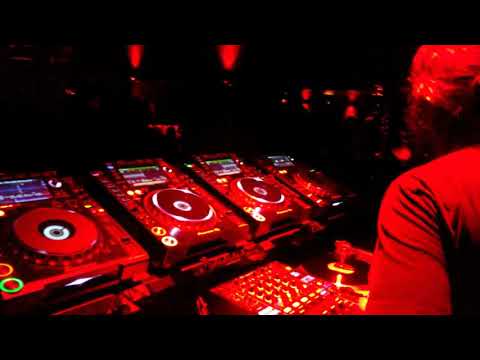 Green @Le salon daomé Minimadelic showcase 08-09- 2019