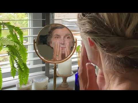 Como aplicar sua máscara noturna intensa e antienvelhecimento com olíbano | Neal's Yard Remedies