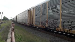 preview picture of video 'NS 11J Runs Through Bound Brook With GE Power Slowly Pulling Endless Auto Racks'