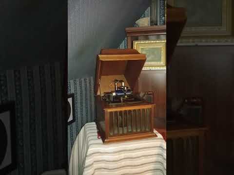 Alexander's Ragtime Band Medley...Banjo solo Fred Van Eps