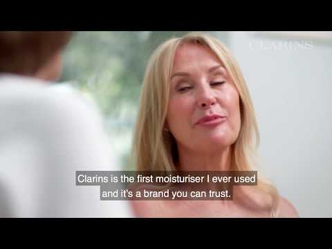 Clarins Senėjimą stabdantis atkuriamasis serumas "Super Restorative Serumas" (atkuriamasis serumas) 30 ml video