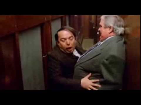 L'onorevole con l'amante sotto il letto scene migliori