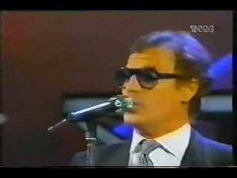 Franco Califano - Io Per Le Strade Di Quartiere (Sanremo 88)