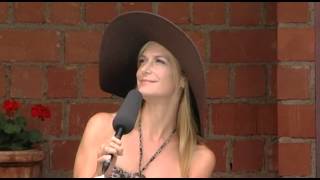 Thea Gill (Lindsay in \