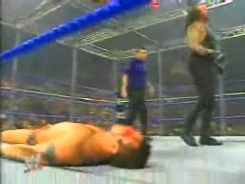 Video: The Undertaker vs Randy Orton in a Hell in a Cell match