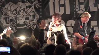 SHAM 69 - White Riot + If The Kids Are United - Live à la StreetPunk Xmas Party 2015