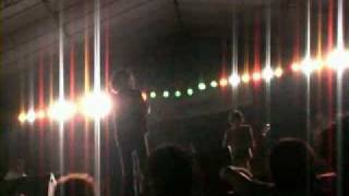 Download lagu Rumput Ijo - Berlari mp3 Download lagu Rumput Ijo - Berlari mp3