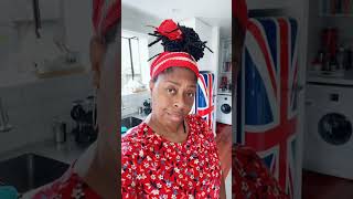 How to remove tomatoes skin 🍅😎 #foodhacks #foodhack #fun #kitchen #hack #tomatoes #vegan #vegetarian