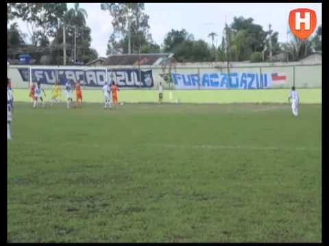 Jogada ensaiada resulta no gol do Holanda contra o São Raimundo