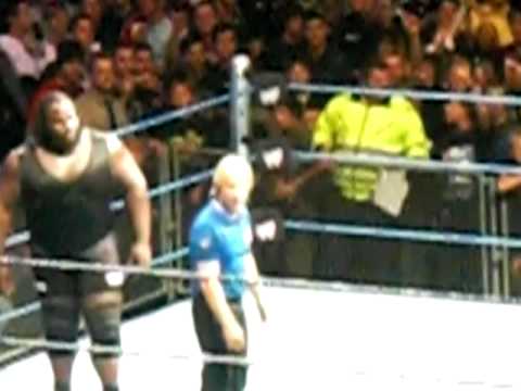 Matt Hardy vs Mark Henry