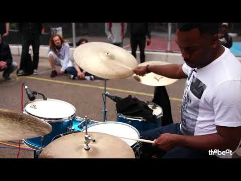 Nate Smith shows his ghost note technique