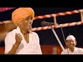 सातवी नापास सरपंच गेला झेंडावंदन करा�