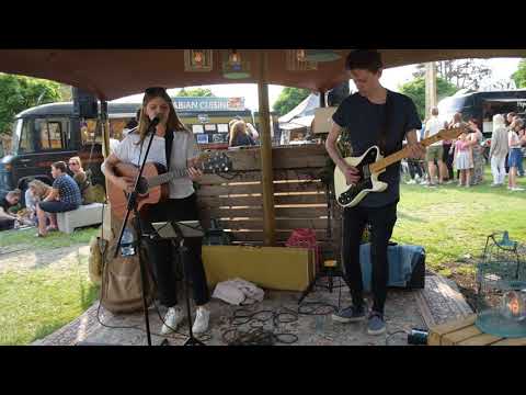 Lisa Castelli ft Toon Luyten - Riptide