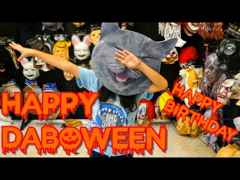 Spirit Halloween 2019 - Inside an abandoned Toys 'R' Us