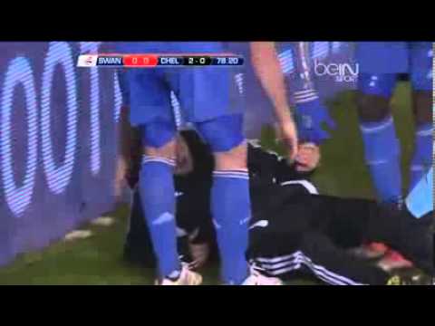 هازارد يعتدي على حامل الكرات Eden Hazard sent of after kicking a ballboy