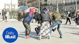 Police intervene in fight involving Roma men and women
