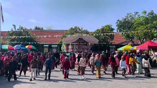 Download lagu P5_Flashmob Semua Murid Semua Guru mp3 Download lagu P5_Flashmob Semua Murid Semua Guru mp3