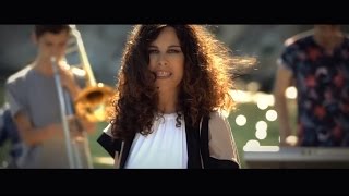 Ελευθερία Αρβανιτάκη - Μακριά Απ' Την Τρικυμία (Official Video)