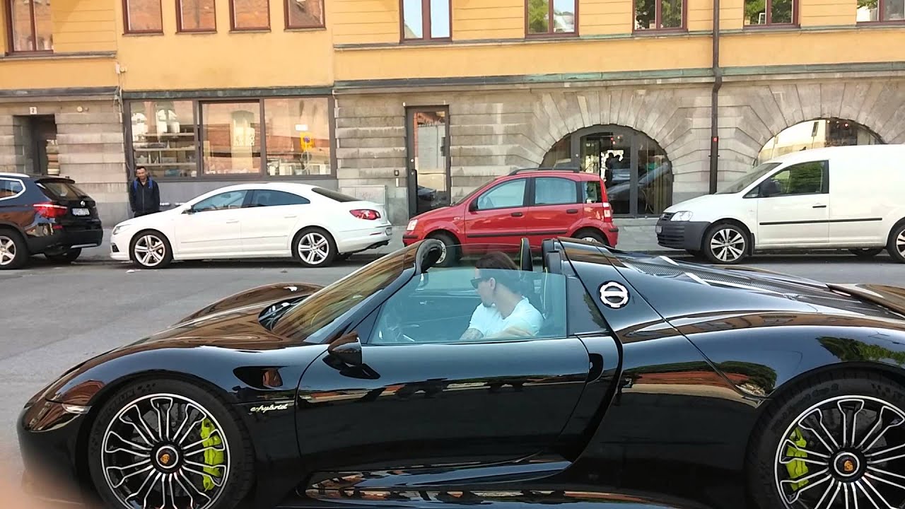 Zlatan Ibrahimovic Porsche 918 Spyder in Stockholm thumnail