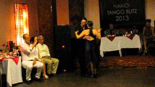 アルゼンチン タンゴ　Milena Plebs y David Palo en Vietnam, Hanoi