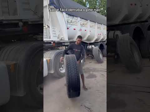 Como colocar um pneu no estepe #caminhão #borracharia #automobile #mecanicadescomplicada #trollagens