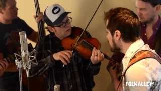 Folk Alley Sessions: The Infamous Stringdusters - &quot;I&#39;ll Get Away&quot;