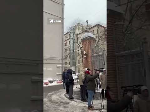 Выселение Ларисы Долиной из элитной квартиры началось в Москве