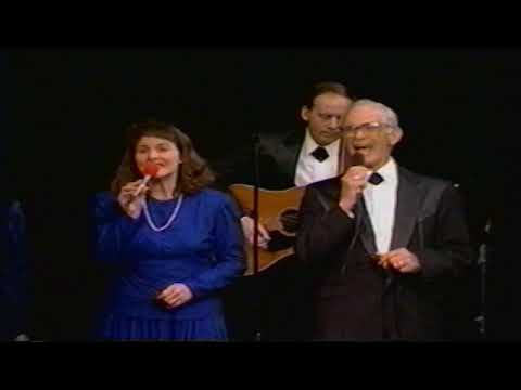 Chuck Wagon Gang - The Wagon Rolls Home (1995)