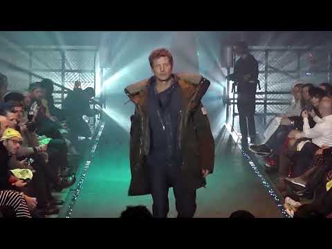 Grunge John Orchestra. Explosion — "DECADE"