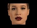 Videoklip Kristína - Láska bombová s textom piesne