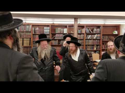 Kuzmir Rebbe Shlita in Shloime Ehrlich shul