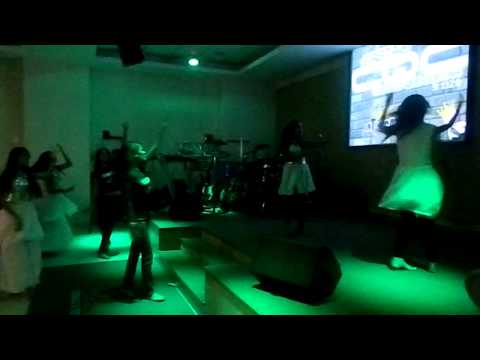 Grupo de dança Interligados, culto Cristão CQC, custe o que custar.