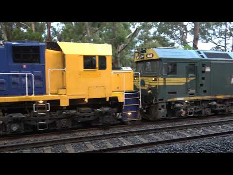 SOUND UP! XR Locomotives rescue a stalled grain train on steep Warrenheip Bank - 1 in 50 Grade