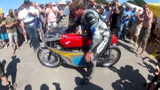 preview picture of video 'Honda Six RC174 Chimay Classic Bikes 2013 Warm Up'
