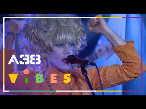 Of Montreal - Enemy Gene // Live 2017 // A38 Vibes
