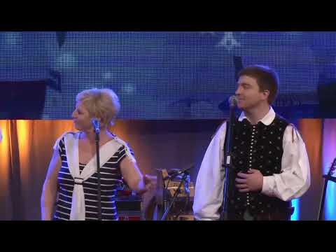 Trio Šubic in Primorski fantje - Decemberski dan (10 Čarobnih let Tria Šubic)