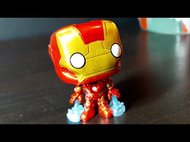Vídeo relacionado con Funko Pop! Keychain: Marvel - New Classics - Iron Man - Minifigura de Vinilo Coleccionable Llavero Original - Relleno de Calcetines - Idea de Regalo- Mercancia Oficial