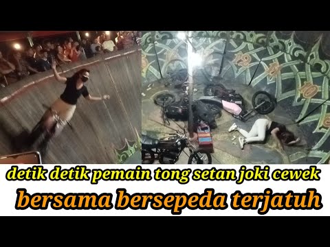 detik detik pemain tong setan joki cewek terjatuh bersama kawanya yang membawa sepeda.