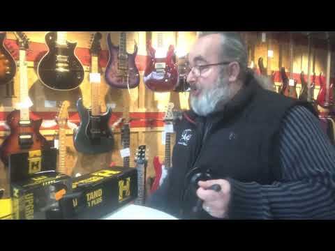 IDKDO numéro 5 : STAND GUITARE